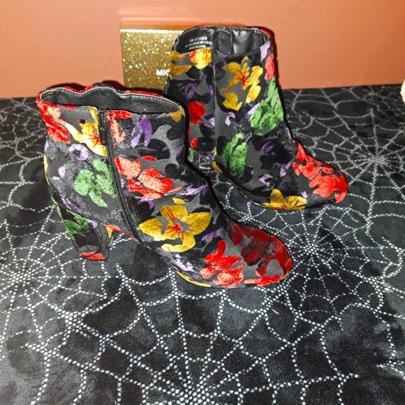 Floral Embroidered Ankle Boots - Picture 1 of 7